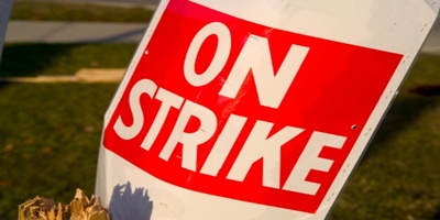 Folytatódik az önkormányzati dolgozók sztrájkja