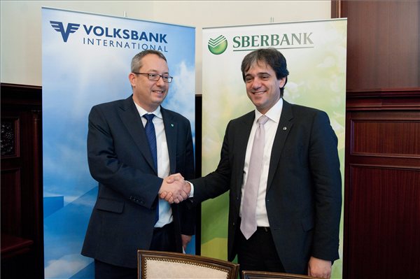 Tegnap megbüntették, ma rekordnyereséget jelentett a Sberbank