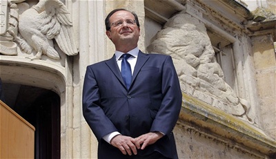 Hollande kiborult az Air France vezetőinek bántalmazásán