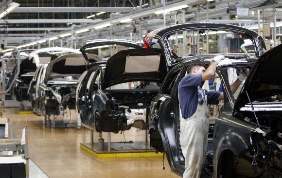 Több mint 2,6 millió autót hív vissza a Volkswagen