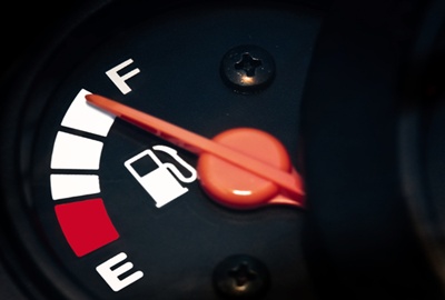 A benzin ára csökken, a gázolajé emelkedik