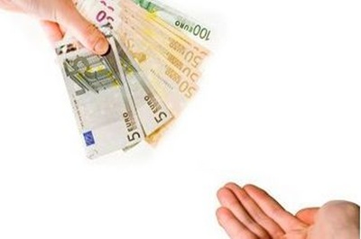 Több ezer forintot lehet spórolni a hitelkiváltással 