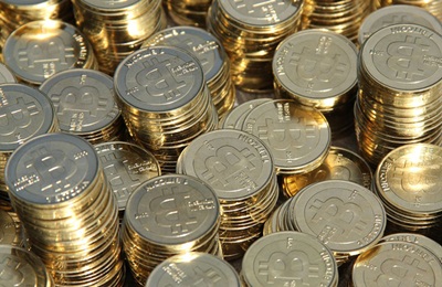 14 ezer dollár fölé emelkedett a bitcoin árfolyama