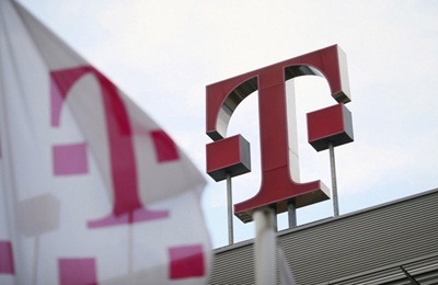 Felfüggesztik a Magyar Telekom-részvények kereskedését csütörtökön