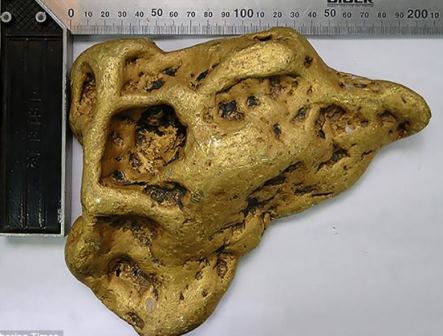 Gigantikus méretű aranyrögre bukkantak Szibériában