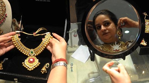 Indiai segítség az aranynak: váratlan importenyhítés!