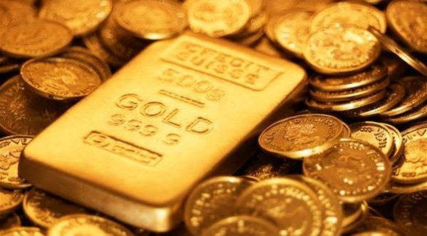 Az arany az 1.300 dollárt ostromolja, a Fed jegyzőkönyv segített 