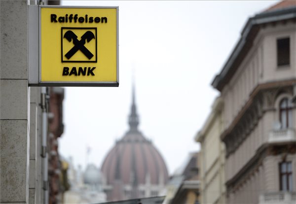 24 milliós bírság a Raiffeisen Banknak