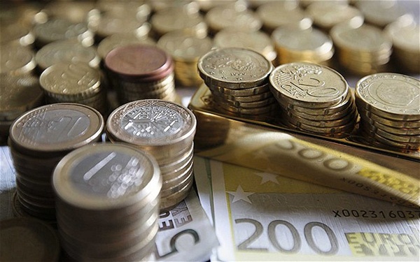Az eurózóna költségvetésének tervéről egyeztetett Párizs és Berlin