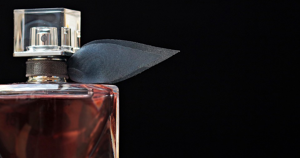 37 milliót érő hamis parfümöt találtak egy lengyel kisteherautóban