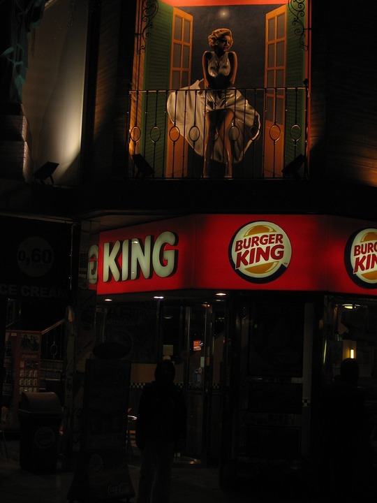 Burger King reklám ellen tiltakozik a belga királyi család 