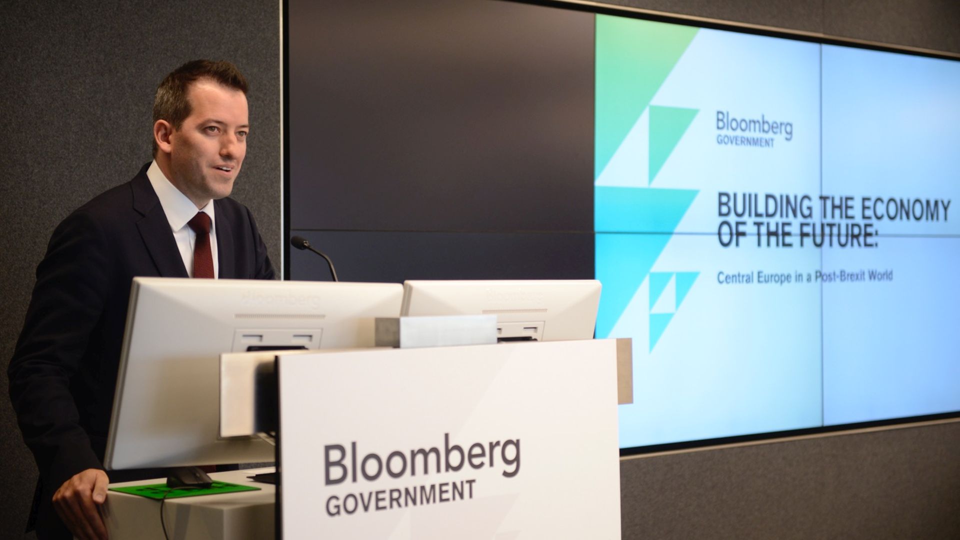 Magyar befektetési fórumot szerveztek a Bloomberg New York-i irodaházában