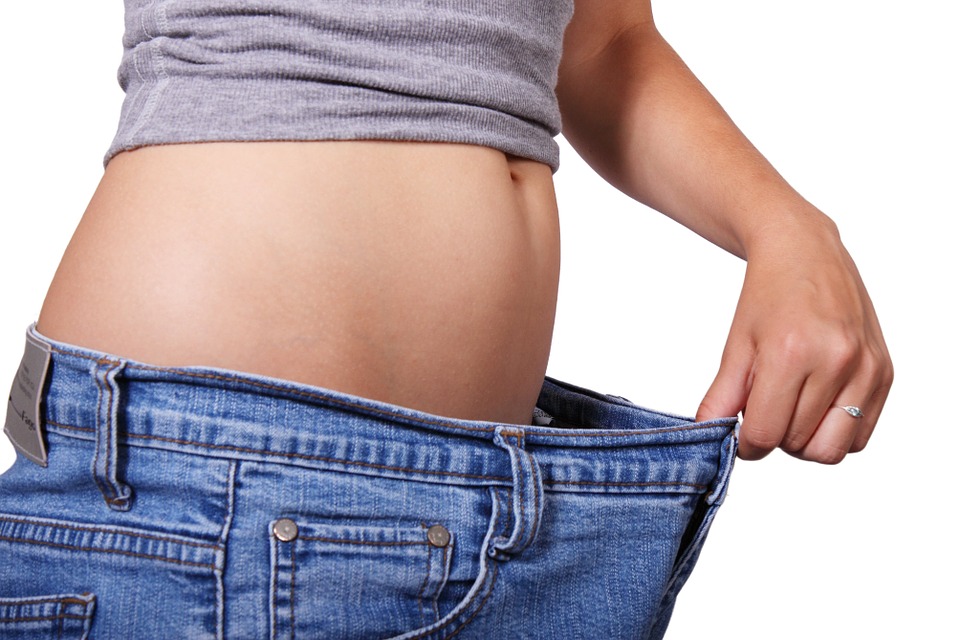 A minőségi kutatások egybehangzóan az alacsony kalóriatartalmú édesítőszerek használatának előnyeit mutatják ki a testsúly karbantartásában