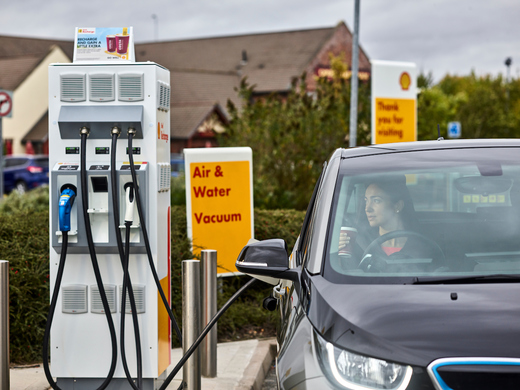 Megkezdte a Shell a kárkifizetéseket a felcserélt üzemanyagok miatt 