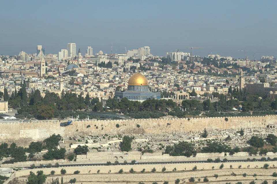 Májusban Jeruzsálembe költöztetik az Egyesült Államok izraeli nagykövetségét