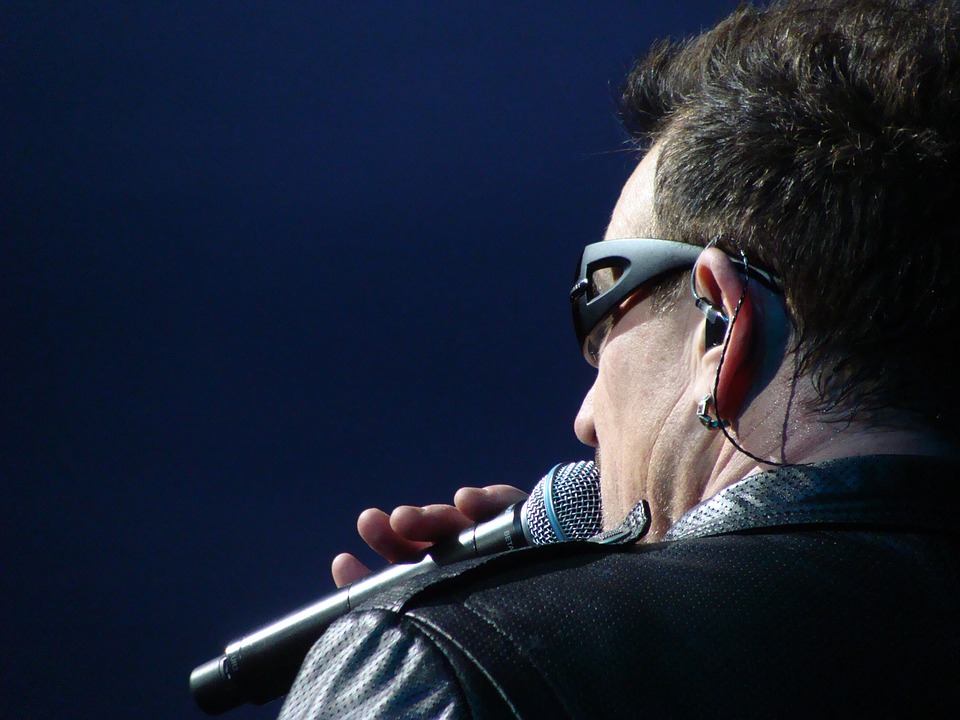 Vizsgálja a rendőrség a U2 koncertjegyeinek értékesítését