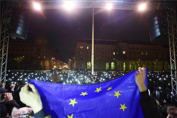 Az oktatásért tüntettek Budapesten