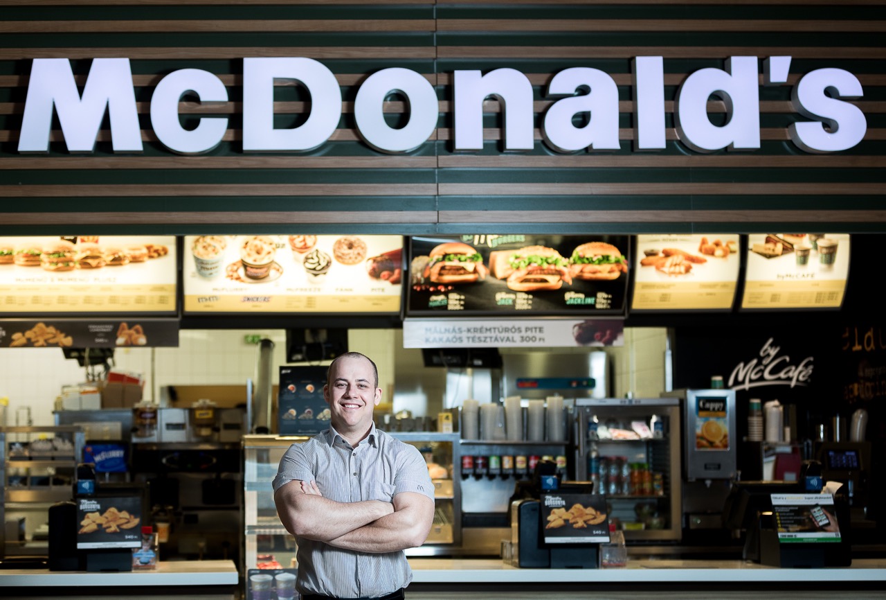 Magyar díjazott a világ legjobb McDonald’s étteremvezetői közt 