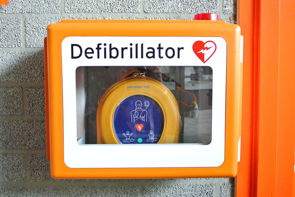 Defibrillátor-adatbázist készít a mentőszolgálat