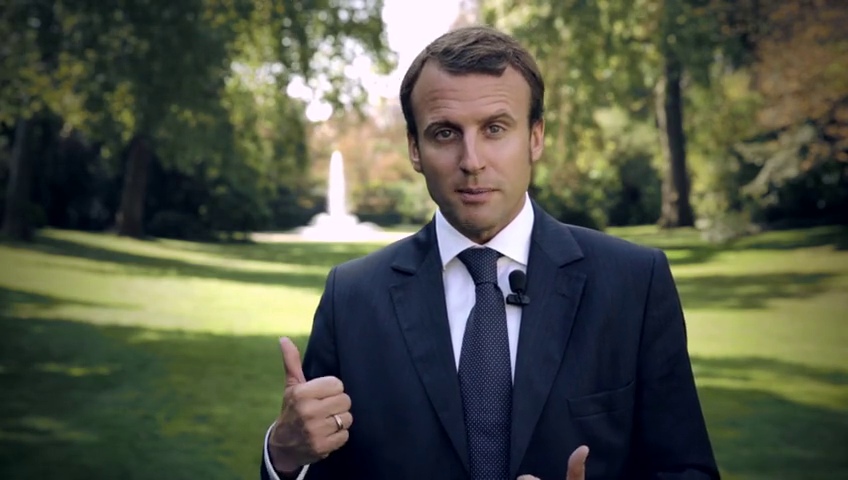 Emmanuel Macron politikai tőkét akar szerezni