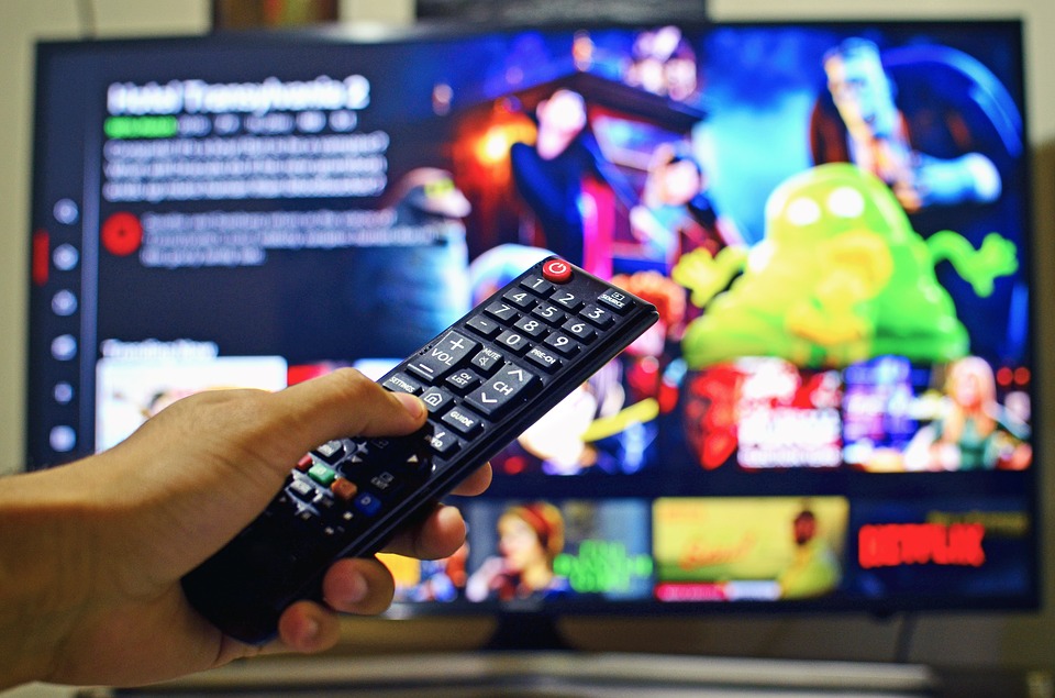 Mennyi idő után káros az egészségre a tévézés?
