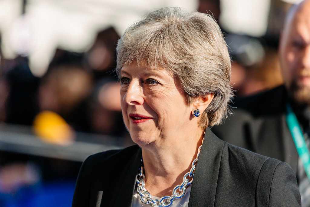 Theresa May szerint egyelőre nem lehet rendezni a brit-orosz kapcsolatokat