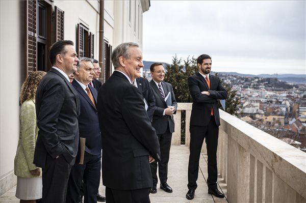 Orbán Viktor az amerikai törvényhozókkal tárgyalt