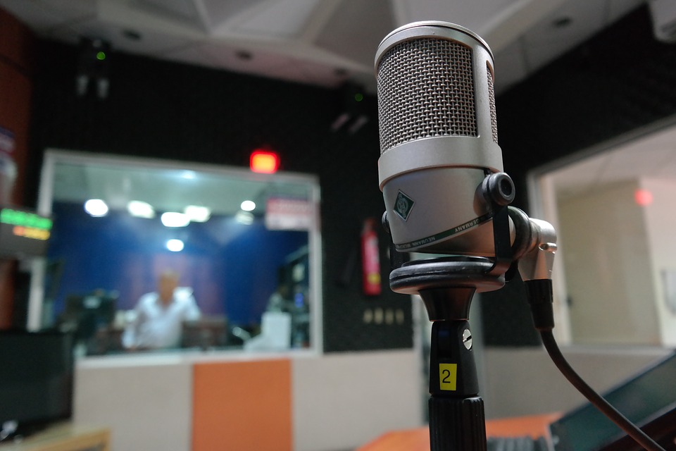 Vidéki kereskedelmi rádiós pályázatokat hirdetett a Médiatanács