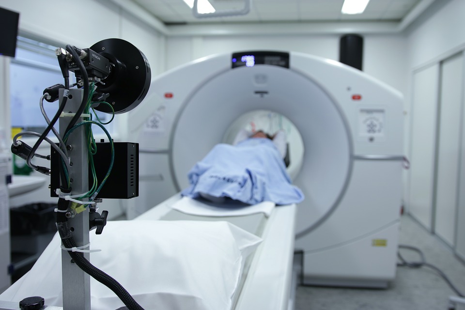 Meg lehet szüntetni a CT- és MR-várólistákat, ennyibe kerülne