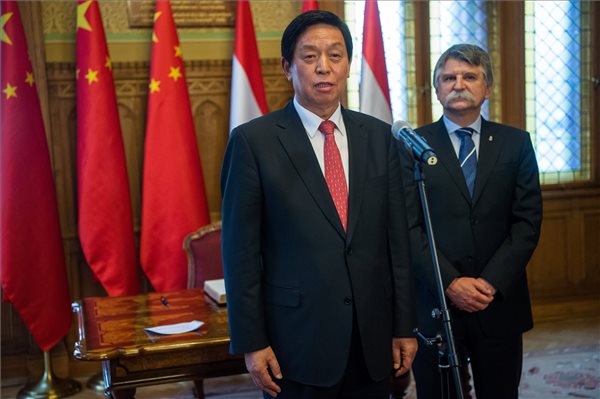 Kövér László fogadta a kínai népi gyűlés elnökét