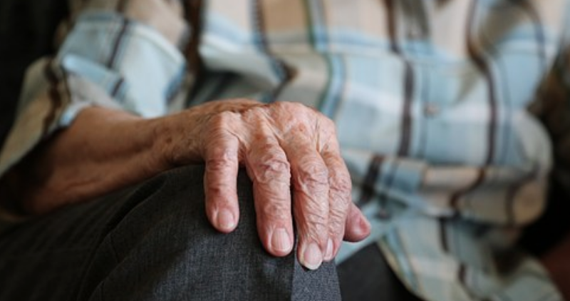 Külön idősávot biztosít ügyintézésre a 65 év felettieknek a Takarékbank