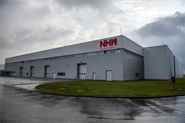 Háromszorosára bővítette tatai üzemét a japán rugógyártó NHK Spring Hungary 