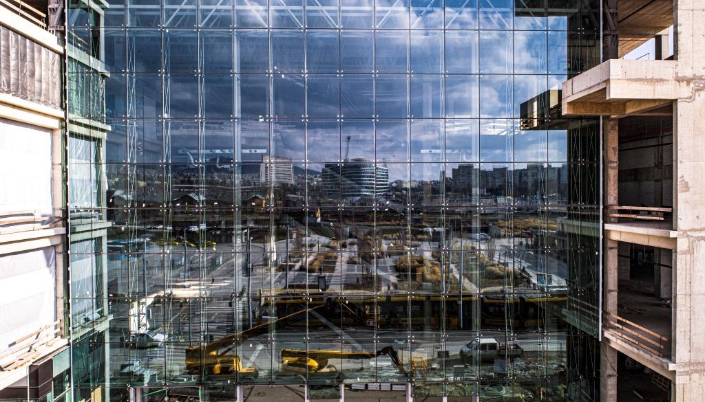 Magyarország legnagyobb egybefüggő homlokzati üvegfala Budapest legújabb plázájá