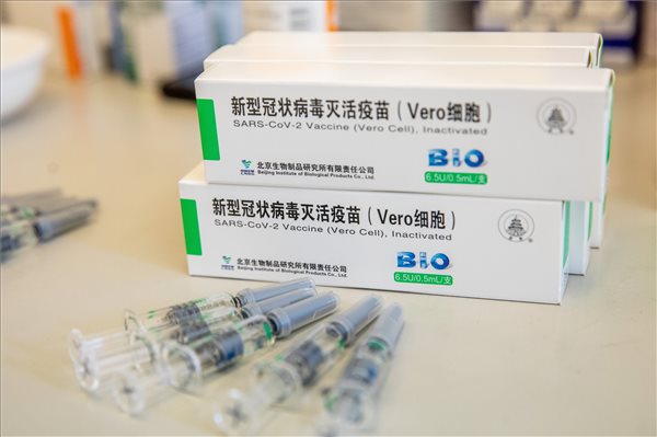 1,2 millió Sinopharm-vakcina érkezett Magyarországra