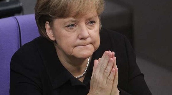 Feljelentették Angela Merkelt