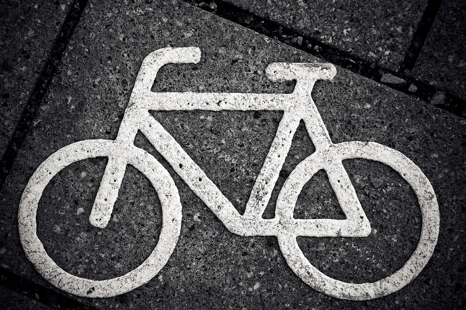 Közösségi kerékpárrendszert adtak át Tatabányán