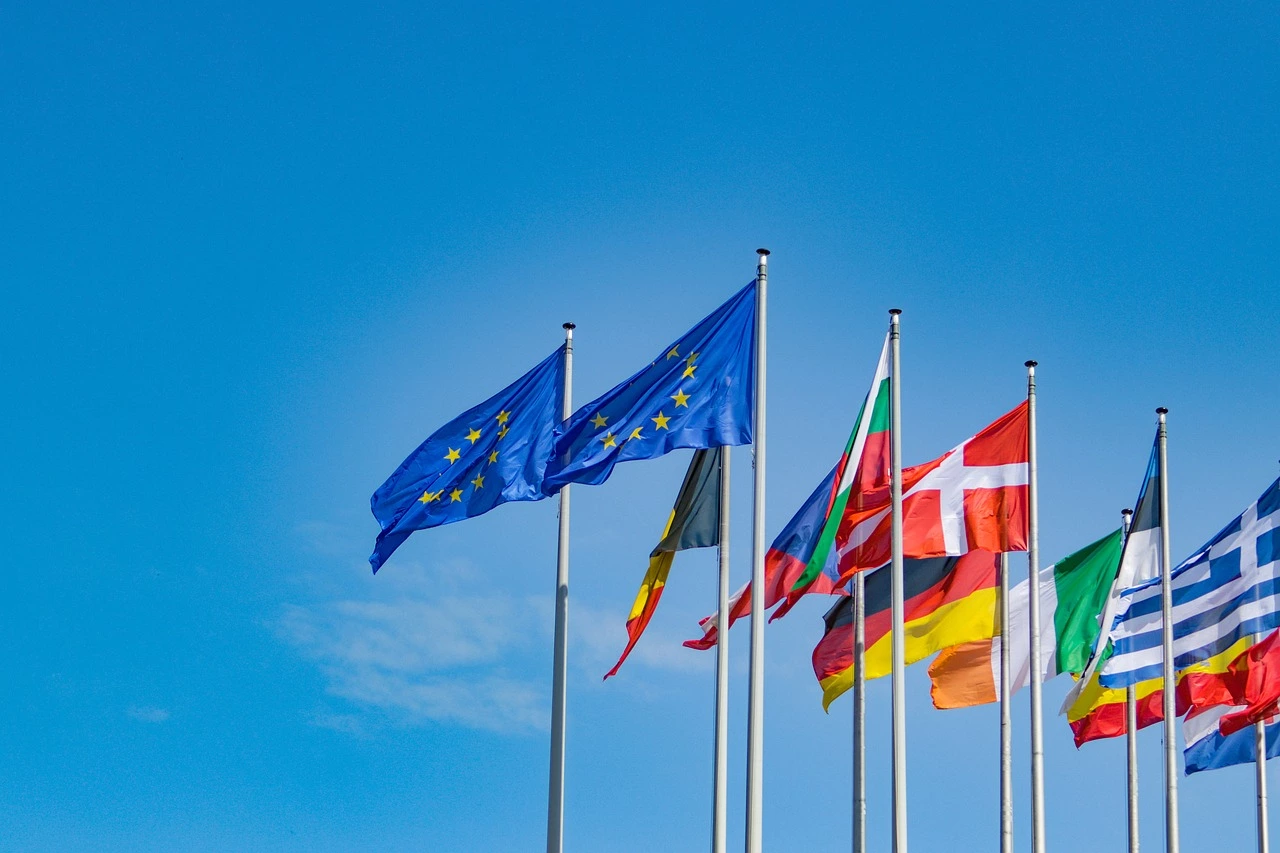 Az EU több mint ötvennégy védelmi ipari kezdeményezést támogat