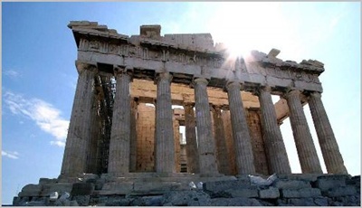 Bizakodóbbak a görögök