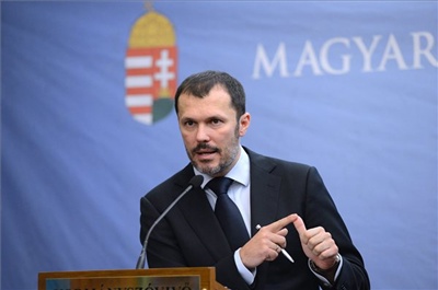 Új szakaszba lép a kormány pénzügypolitikája