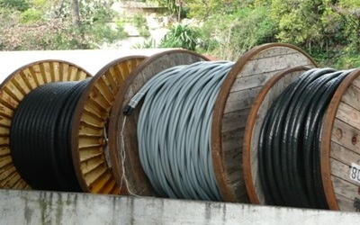 Az energiaszolgáltatók nem háríthatnák át a fogyasztókra a különadókat