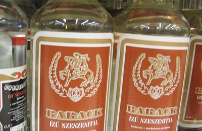 Szeszesitalok - kitart a differenciált adómérték mellett a kormány