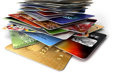Jelentős ütemben növekszik a brit fogyasztók hitelkártya tartozása