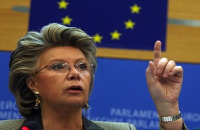 Nem tetszik az Európai Bizottságnak az uniós állampolgárság áruba bocsátása