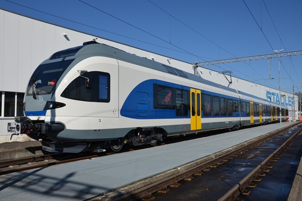 További hét db nagysebességű vonatot szállít Svájcba a Stadler