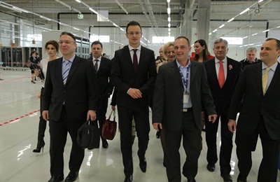 A GE felavatta új Oil & Gas létesítményét Fóton 