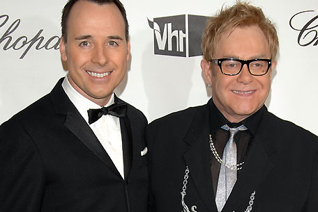 Visszavonul a koncertezéstől Elton John