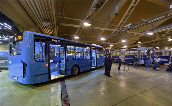 Száz új busz érkezik a fővárosba