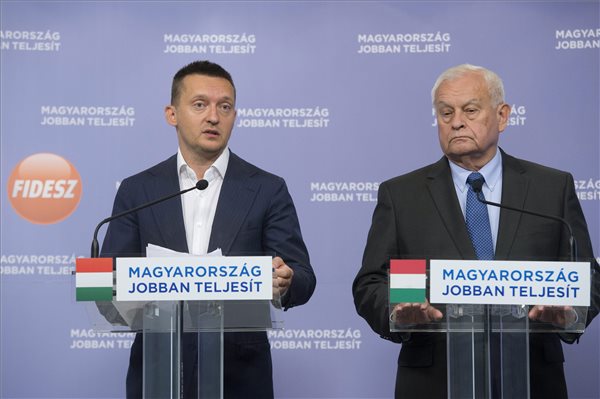 Rogán: jövő februártól csökkennek az első devizahitel-törlesztőrészletek