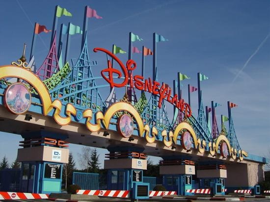 1 milliárd eurós mentőövet kap az Euro Disney