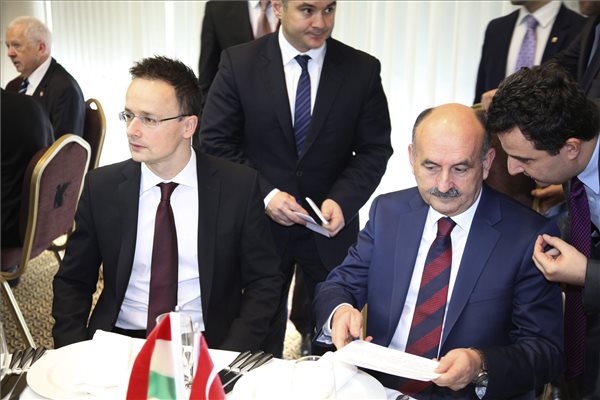 Szijjártó: rekordot dönt a magyar-török kereskedelem